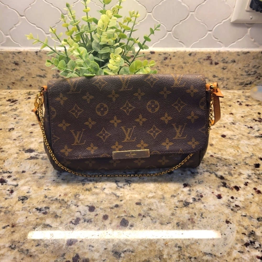 Louis Vuitton favorite‎ crossbody